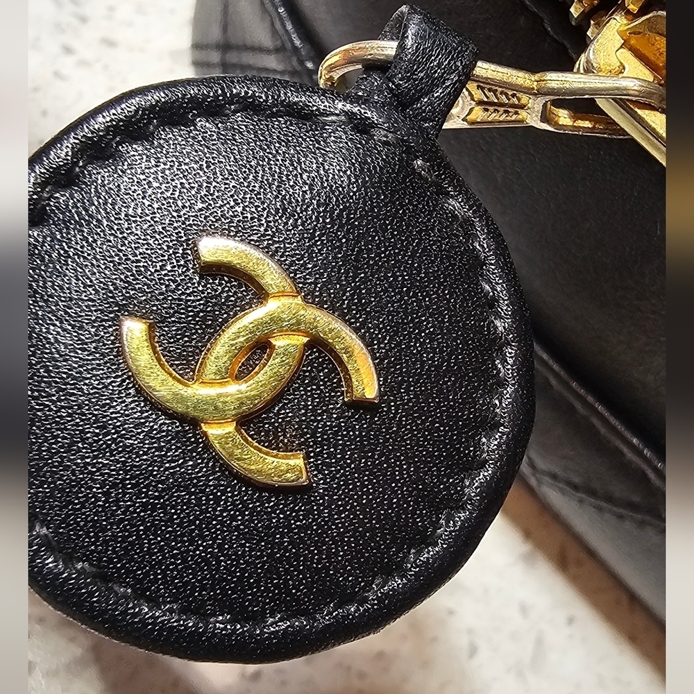 Vintage CHANEL CC Vanity Bag - Picture 3 of 16